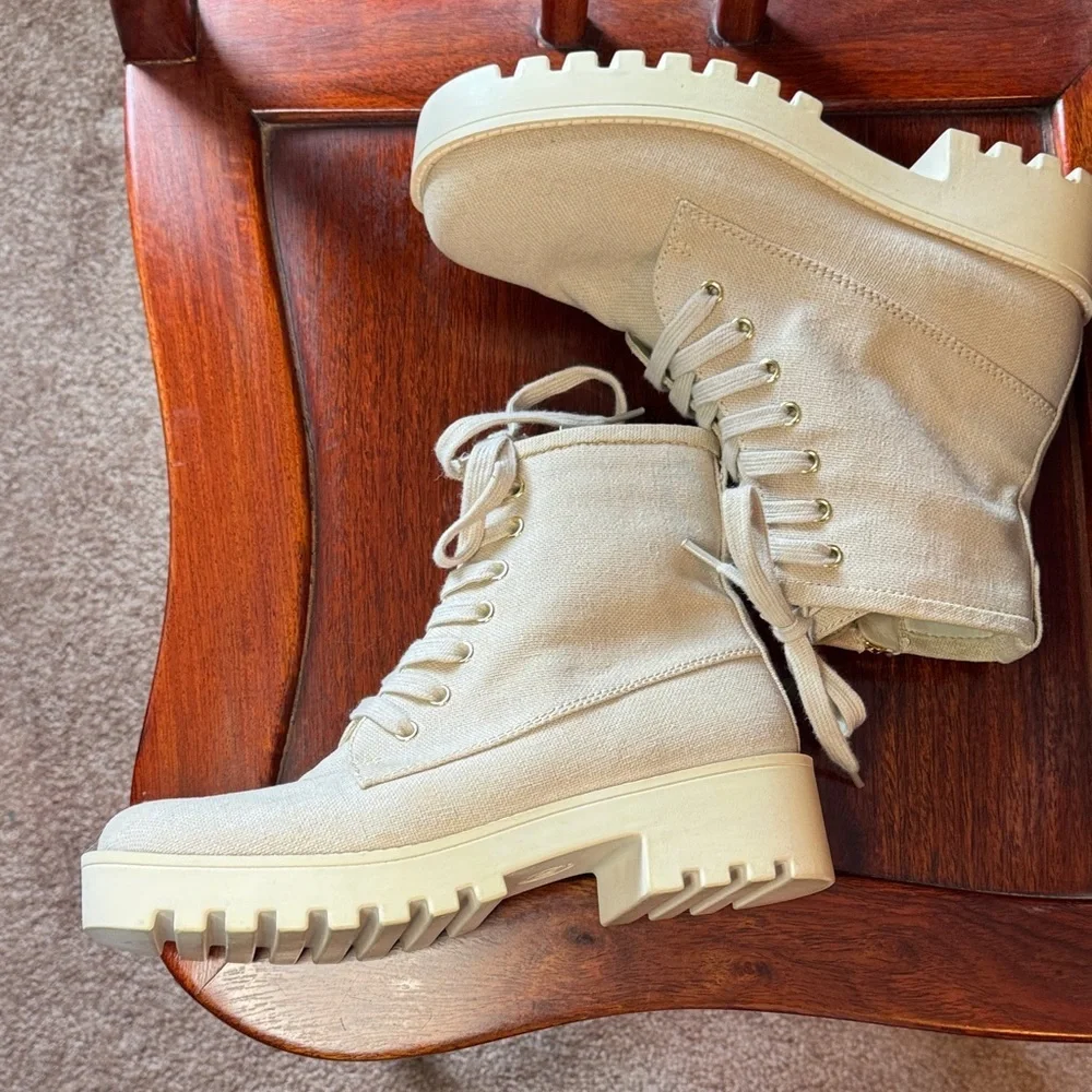 NWOT Michael Kors Tan Canvas Zipper/Lace Ankle Boots Combat Faux Suede Inside - Picture 6 of 14